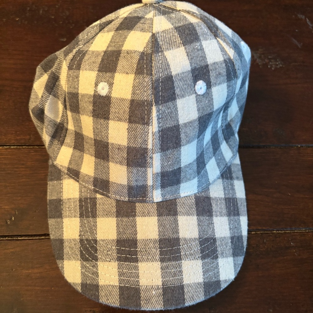 NWOT- Gray and White Checked Hat- One Size